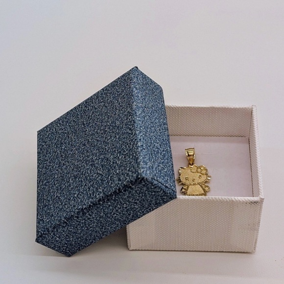 10kt Real Gold Hello Kitty Pendant - Picture 8 of 11